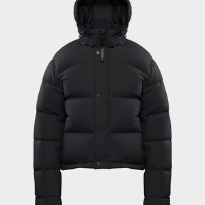 Aritzia Super Puff Shorty in Black